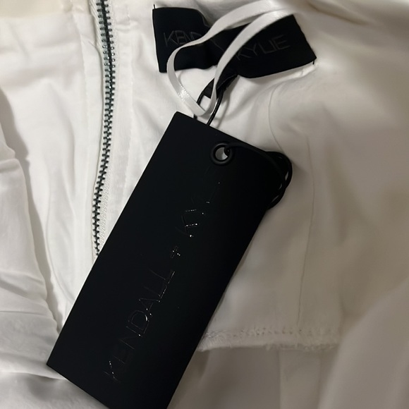 ❗️FINAL❗️ 🆕 KENDALL + KYLIE Front Bow Tie Sleeveless Jumpsuit🔴🔴 - Picture 6 of 8